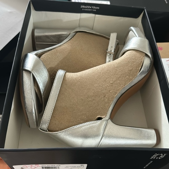 NATURALIZER Joy Dress Ankle Strap Sandals - Picture 2 of 8